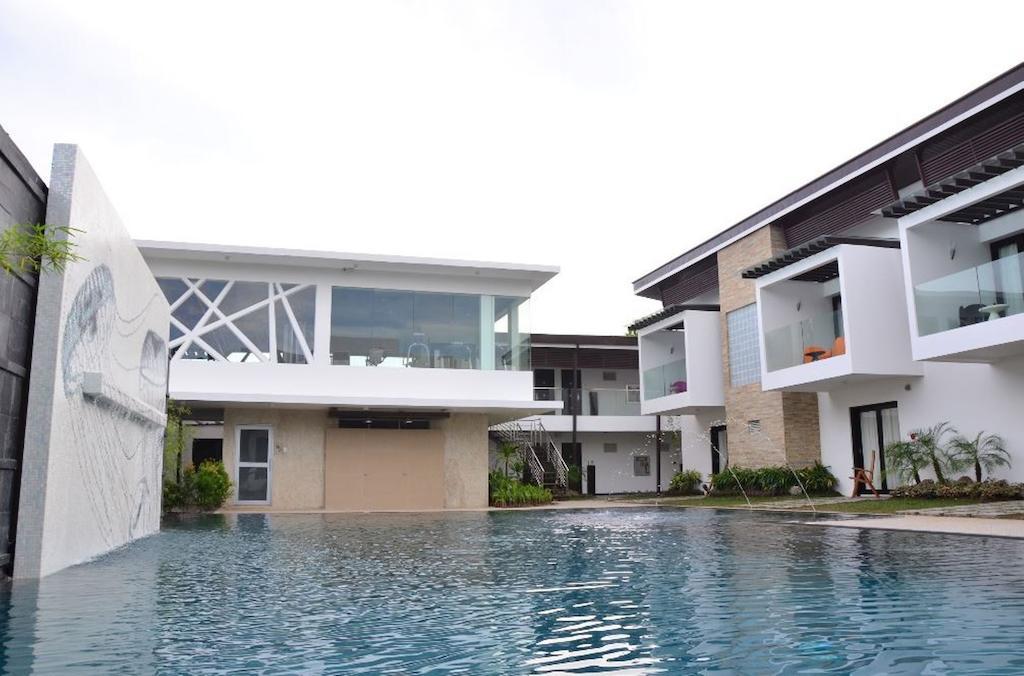 One Manalo Place Puerto Princesa Luaran gambar